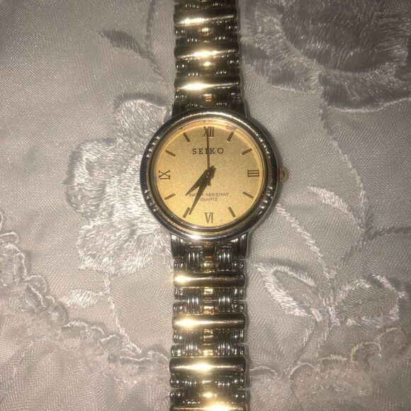 Womans Seiko Watch - Picture 1 of 7